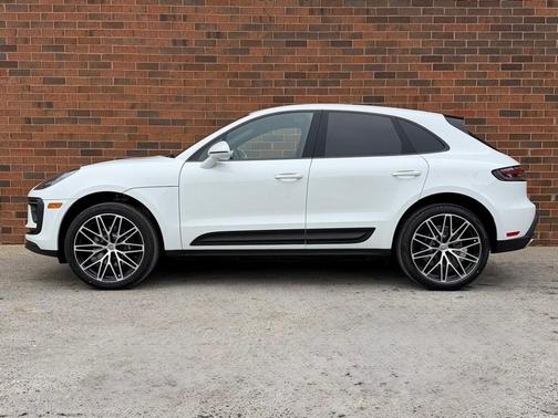 2026 Porsche Macan Base