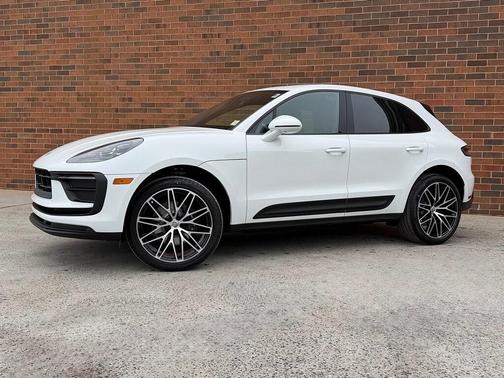 2026 Porsche Macan Base