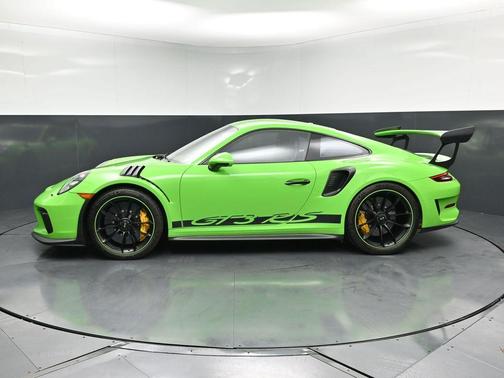 Green 2019 Porsche 911 GT3 RS