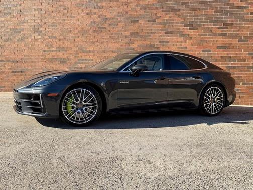 2025 Porsche Panamera 4S