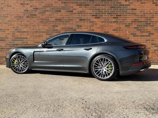 2025 Porsche Panamera 4S