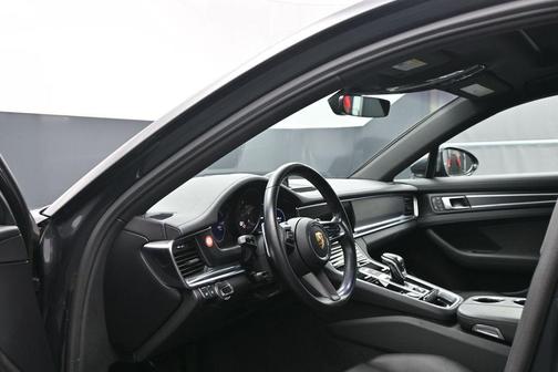 Volcano Grey Metallic 2023 Porsche Panamera 4 Platinum Edition
