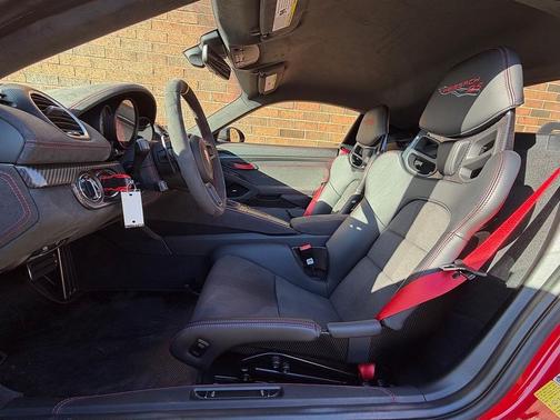 2025 Porsche 718 Cayman GT4 RS