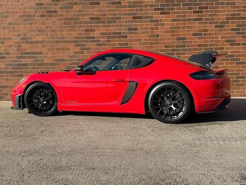 2025 Porsche 718 Cayman GT4 RS