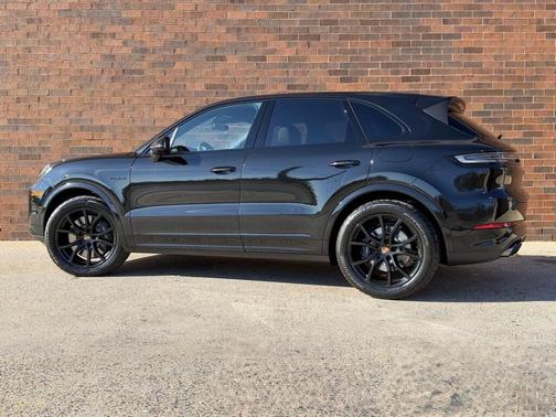 2026 Porsche Cayenne AWD