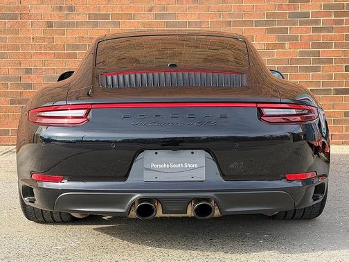 2019 Porsche 911 Carrera 4 GTS