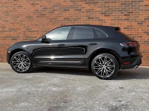 2026 Porsche Macan Base