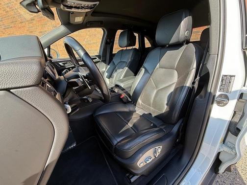 2024 Porsche Macan Base (PDK)