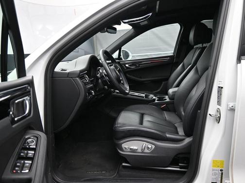 White 2025 Porsche Macan