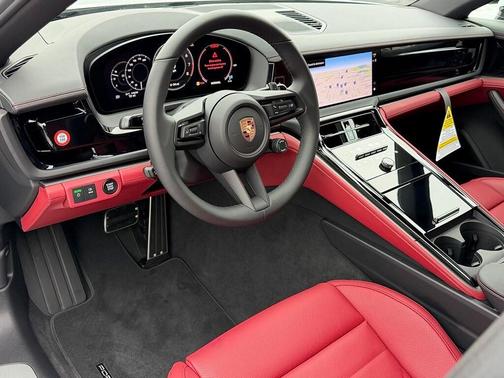 2026 Porsche Panamera 4