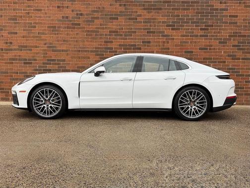 Carrara White 2026 Porsche Panamera 4