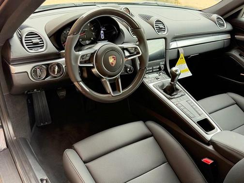 2025 Porsche 718 Cayman Base