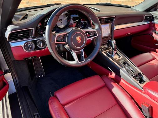 2019 Porsche 911 Carrera 4S