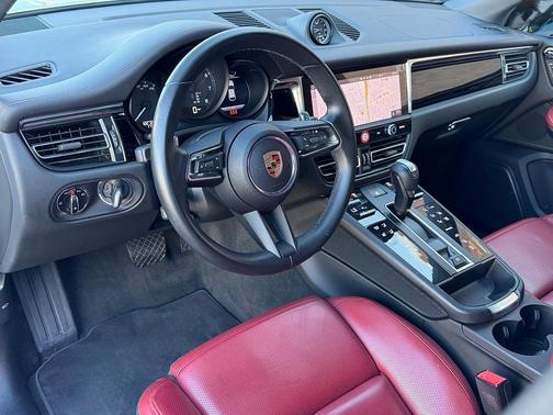 2024 Porsche Macan 