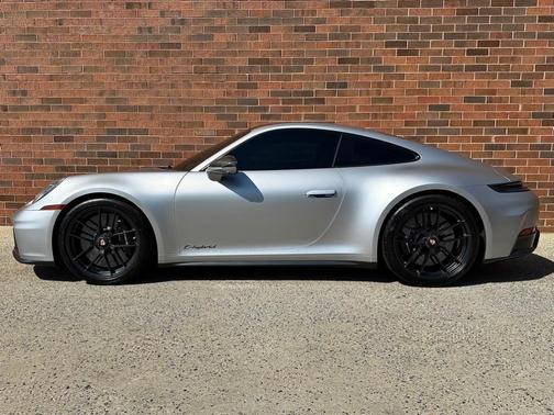2025 Porsche 911