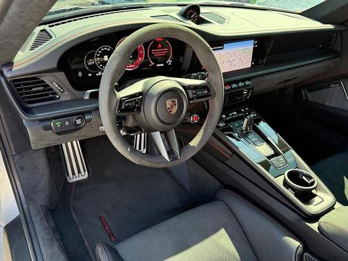 2025 Porsche 911