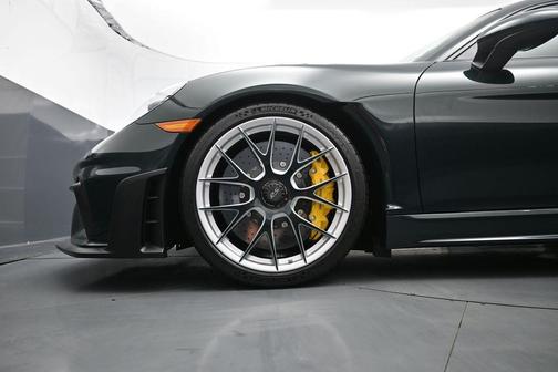 Verde Zeltweg 2025 Porsche 718 Cayman GT4 RS