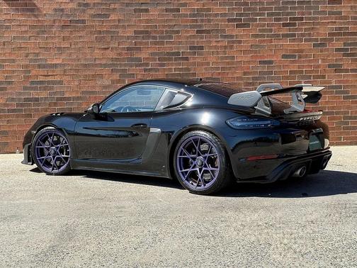 2023 Porsche 718 Cayman GT4 RS