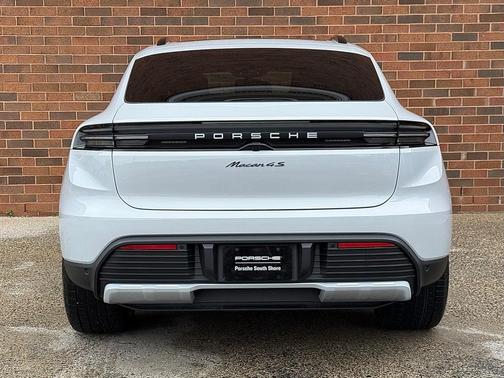 2025 Porsche Macan Electric 4S