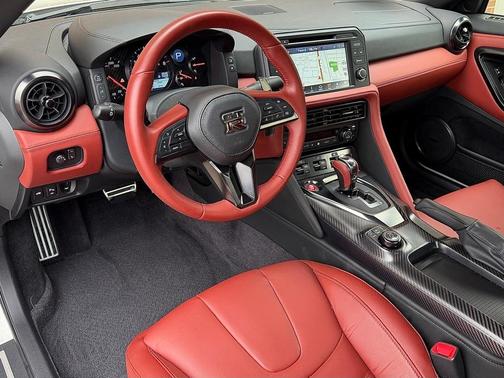 2024 Nissan GT-R Premium