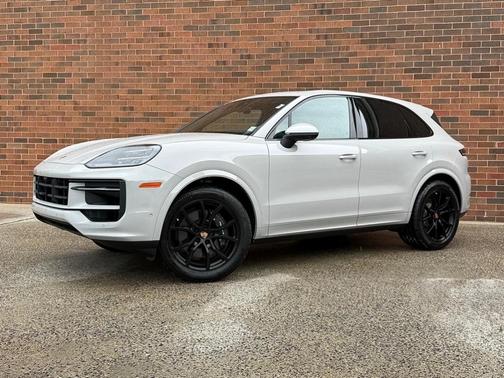 2025 Porsche Cayenne Base