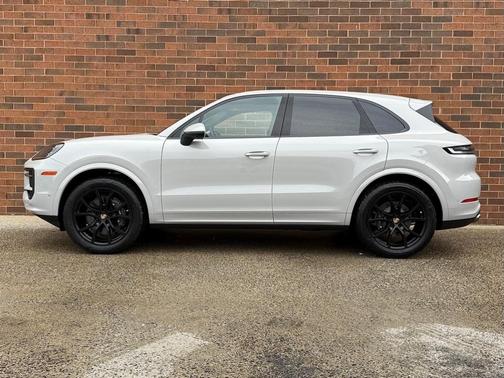 2025 Porsche Cayenne Base