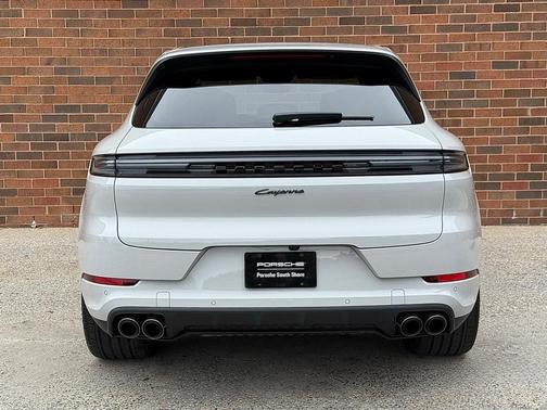 2025 Porsche Cayenne Base