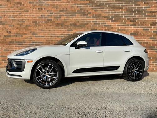2024 Porsche Macan Base (PDK)