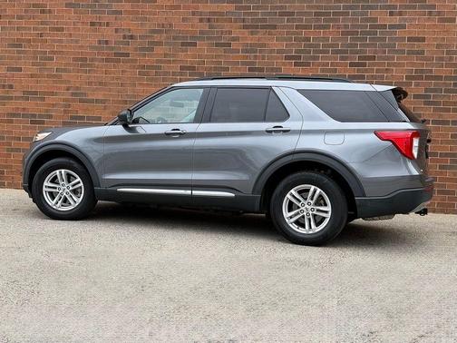 Carbonized Gray Metallic 2022 Ford Explorer XLT