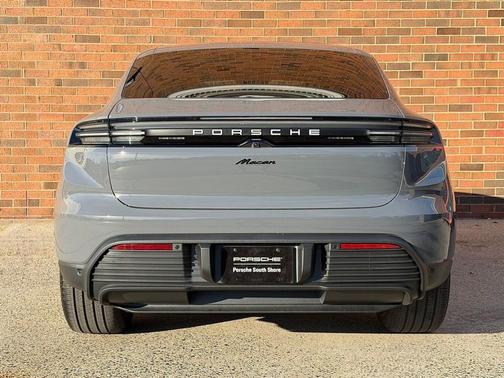 Slate Gray 2025 Porsche Macan Base