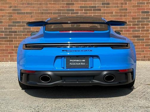 2022 Porsche 911 Carrera 4 GTS