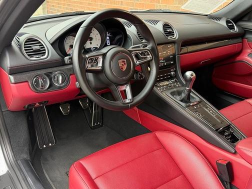 2024 Porsche 718 Cayman S