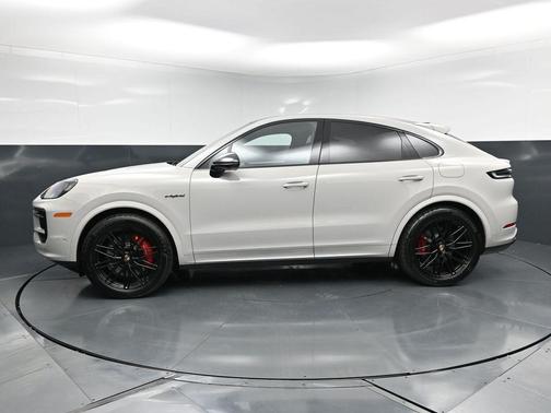Chalk 2025 Porsche Cayenne S