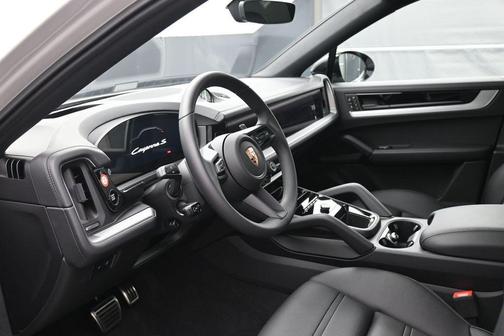 Chalk 2025 Porsche Cayenne S