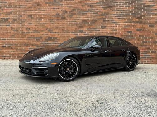 2023 Porsche Panamera E-Hybrid 4