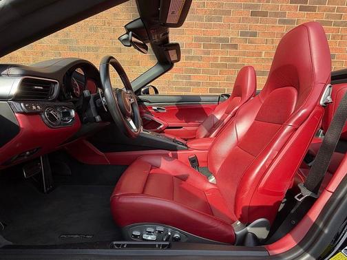 2019 Porsche 911 Turbo S