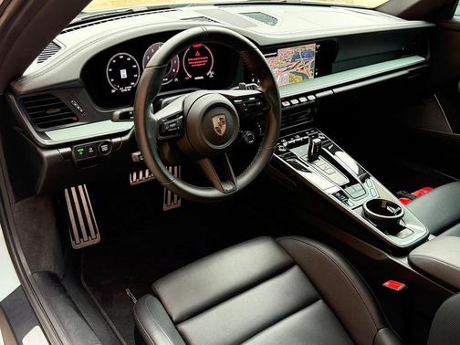 2025 Porsche 911 Carrera