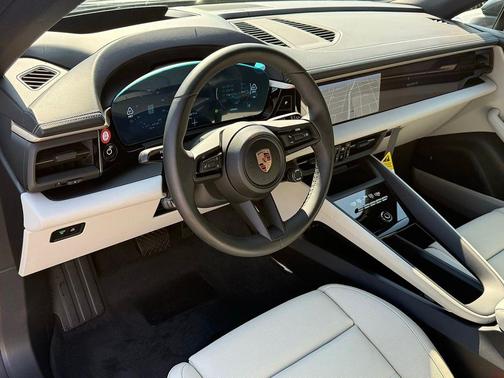 Volcano Grey Metallic 2024 Porsche Macan 4