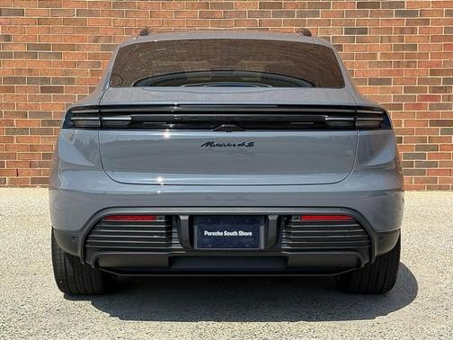 2025 Porsche Macan Electric 4S