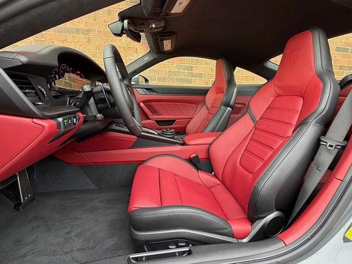 2026 Porsche 911 Carrera GTS