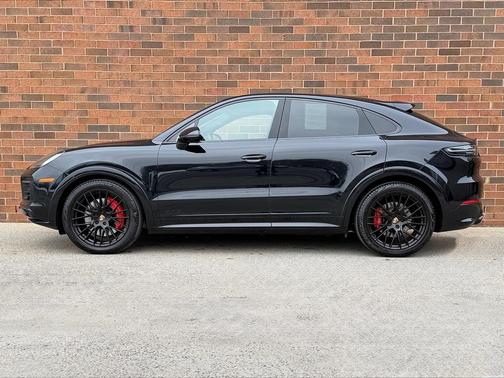 2022 Porsche Cayenne GTS