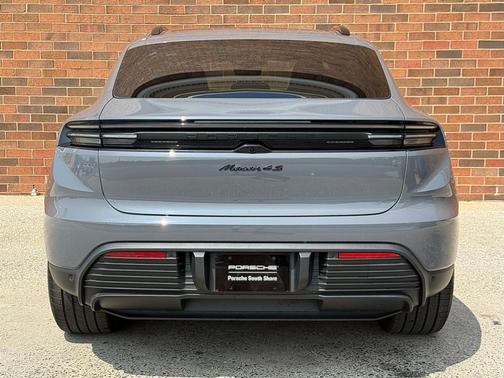 2025 Porsche Macan Electric 4S