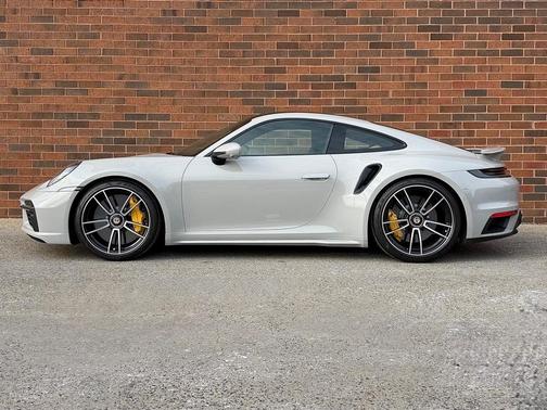 2022 Porsche 911 Turbo