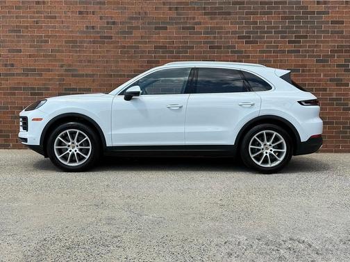 2024 Porsche Cayenne Base