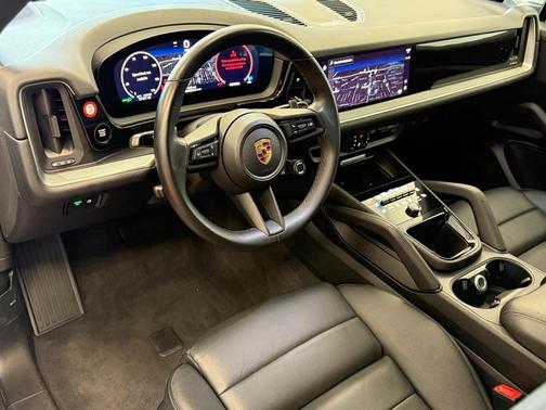 2024 Porsche Cayenne Base