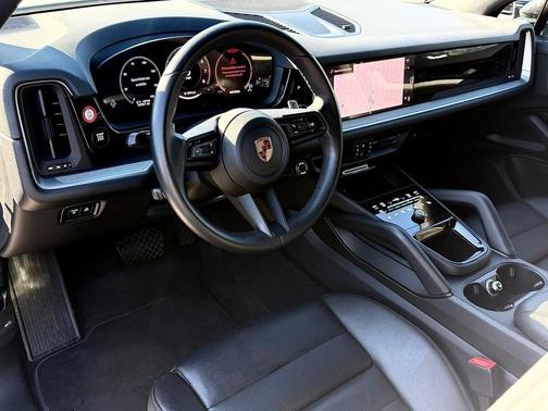 2025 Porsche Cayenne Base