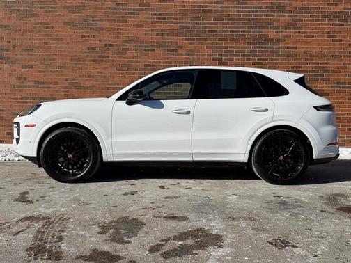 2025 Porsche Cayenne Base