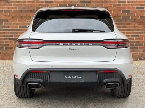 2026 Porsche Macan Base