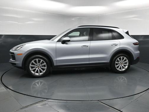 Dolomite Silver Metallic 2023 Porsche Cayenne