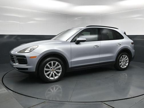Dolomite Silver Metallic 2023 Porsche Cayenne